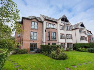 Ashton upon Mersey, M33 - Garden, Balcony