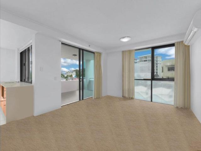 2 Bedroom Apartment Unfurnished