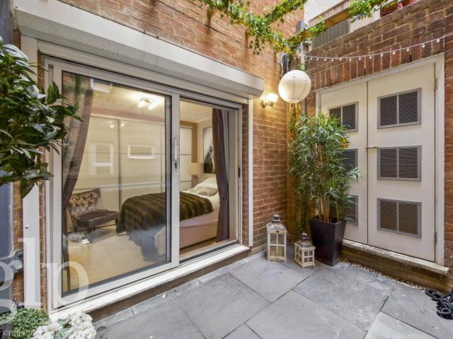 2 Bedroom Apartment, Upper John Street, Soho, W1F