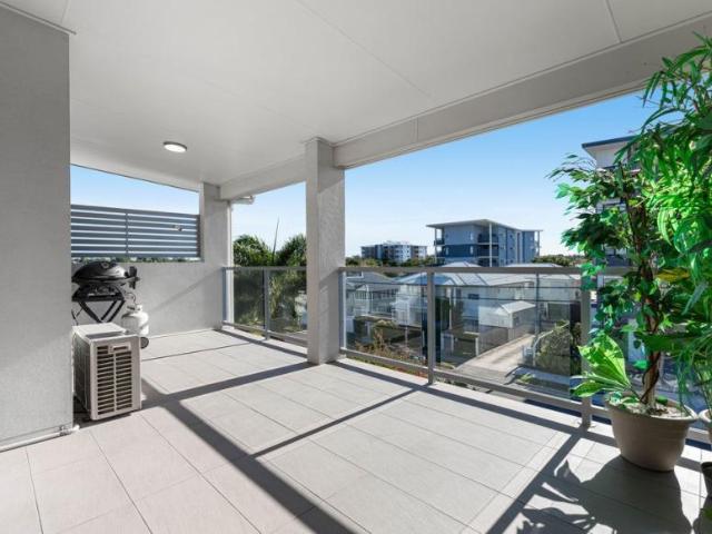 2 Bedroom Apartment Wynnum, QLD 102887764