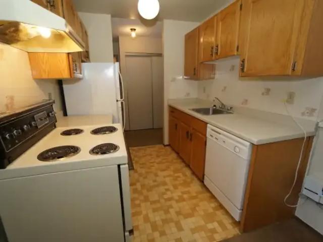 2 Bedroom Apartment Wainwright AB 102393939