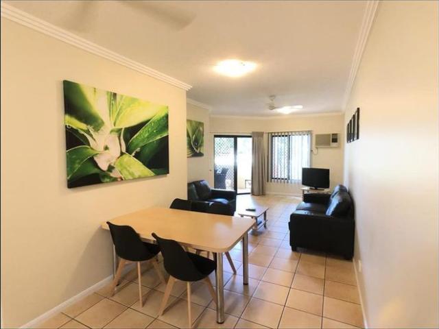 2 Bedroom Apartment | Walk to Cairns Hospital & Esplanade
