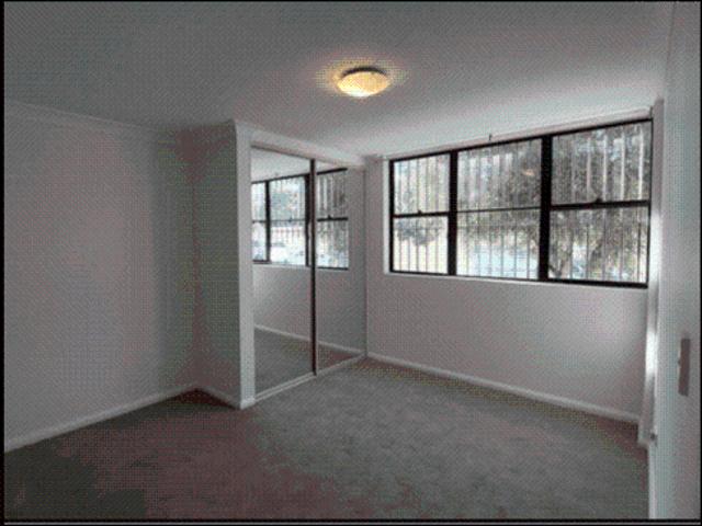 2 bedroom apartment walk to train station