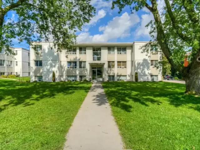 2 Bedroom Apartment Waterloo ON 104887780