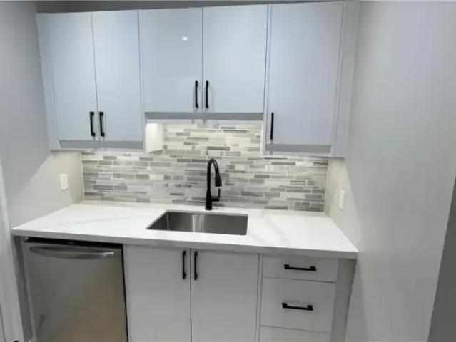 2 Bedroom Apartment Welland ON 103030764