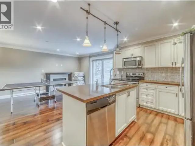 2 Bedroom Apartment West Vancouver BC 103695339