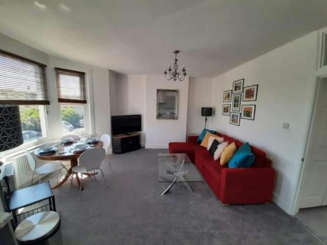 2 Bedroom Apartment Weston Weston LS104842840