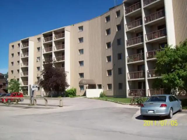 2 Bedroom Apartment Winnipeg MB 103739373