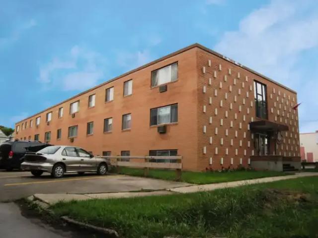 2 Bedroom Apartment Winnipeg MB 104680866