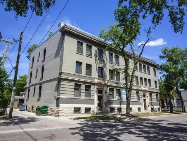 2 Bedroom Apartment Winnipeg MB 104875681