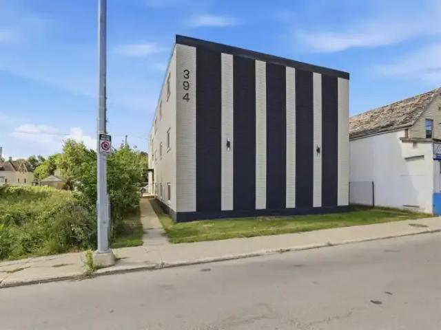 2 Bedroom Apartment Winnipeg MB 104941152