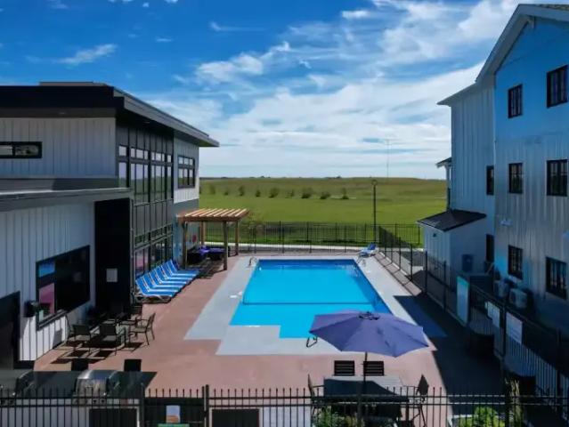 2 Bedroom Apartment Winnipeg MB 104956352