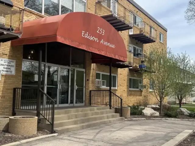 2 Bedroom Apartment Winnipeg MB 105046952