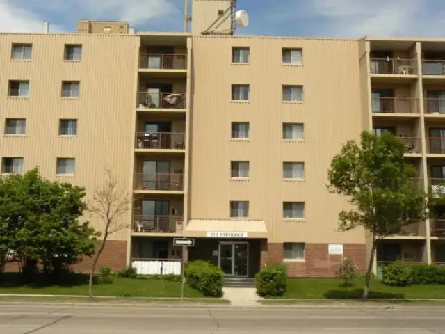2 Bedroom Apartment Winnipeg MB 105280395