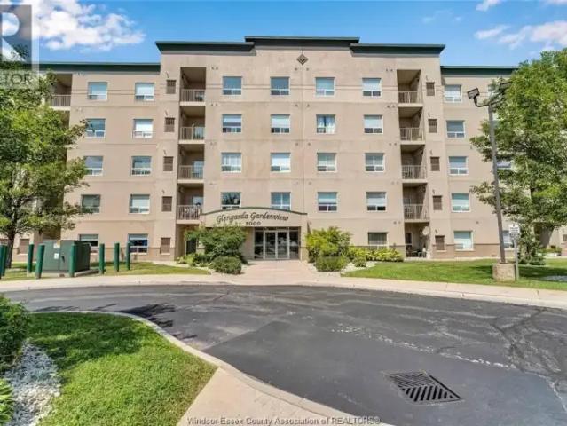 2 Bedroom Apartment Windsor ON 104183294