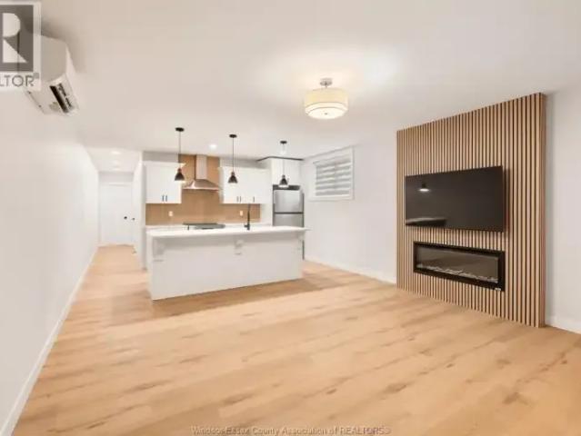 2 Bedroom Apartment Windsor ON 105309445