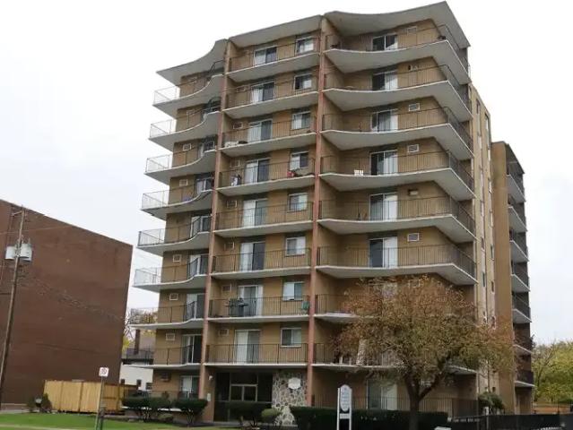 2 Bedroom Apartment Windsor ON 105393988