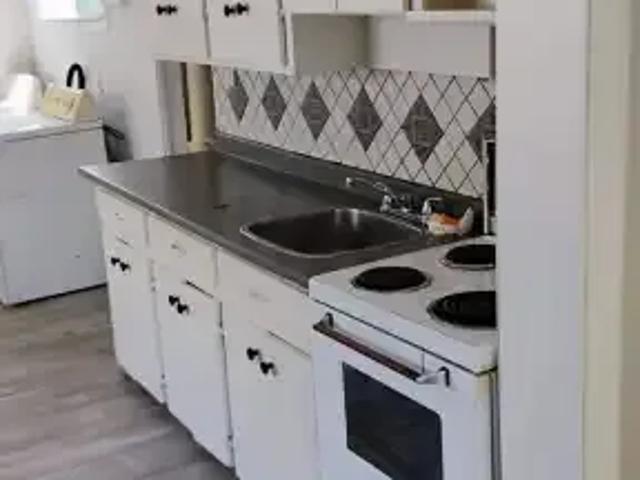 2 Bedroom Apartment Windsor ON 105526004