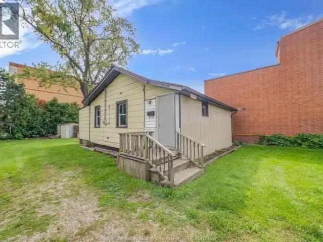 2 Bedroom Apartment Windsor ON 105654177