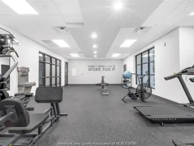 2 Bedroom Apartment Windsor ON 102272651