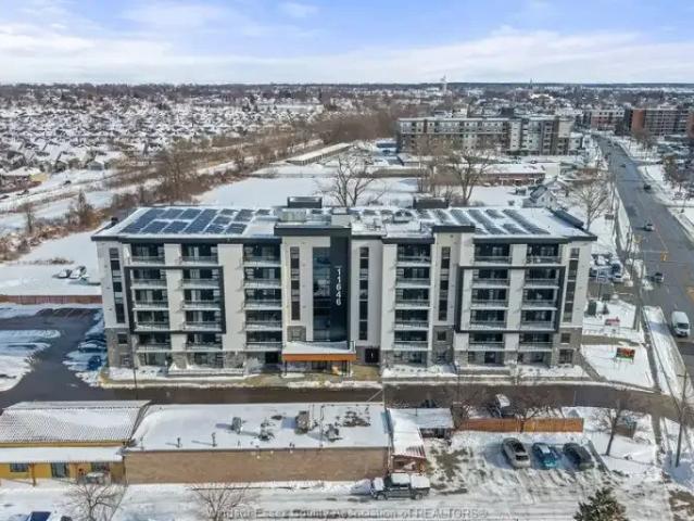 2 Bedroom Apartment Windsor ON 103179308