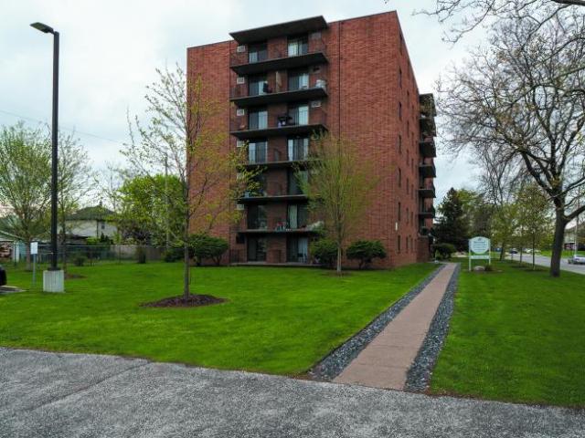 2 Bedroom Apartment Windsor ON 103741415