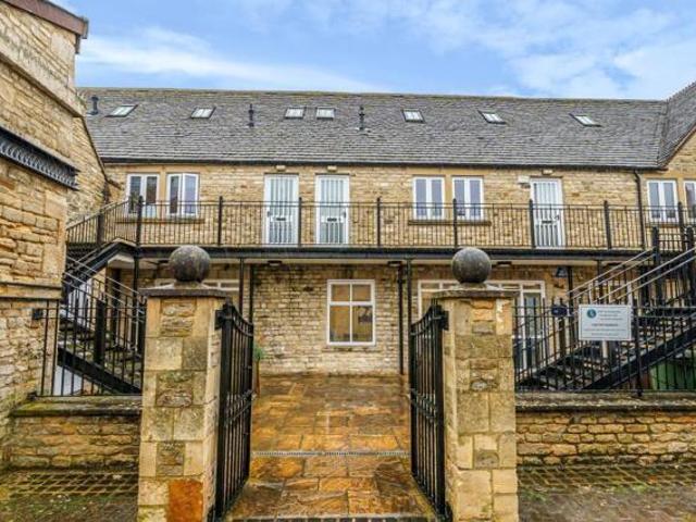 2 Bedroom Apartment Witney Oxfordshire 101677572