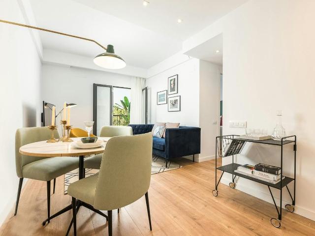 2 Bedroom Apartment with Communal Rooftop Terrace in Gràcia, Barcelona Amsterdam Apartments for Rent