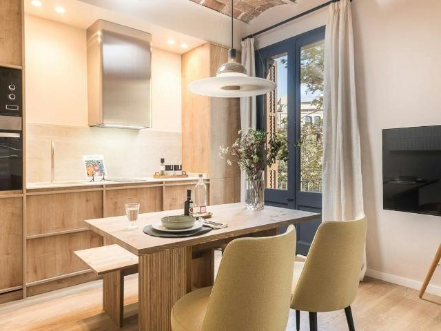 2 Bedroom Apartment with Communal Terrace in Eixample, Barcelona Amsterdam Apartments for Rent