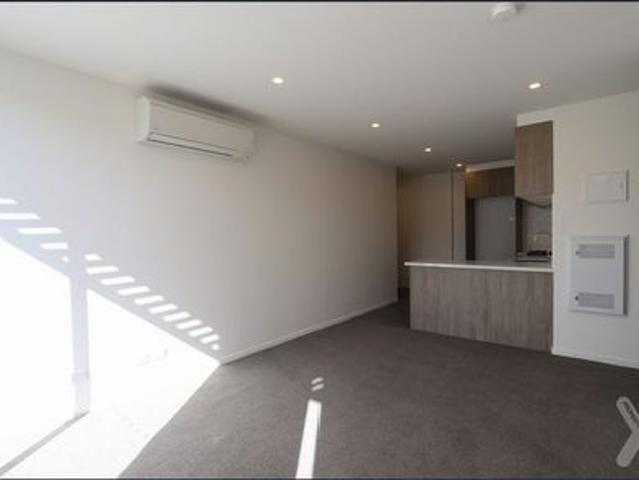 2 Bedroom Apartment with Carpark!