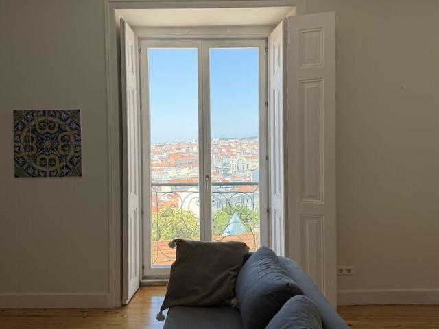 2 Bedroom Apartment with a view, Castelo, Lisboa