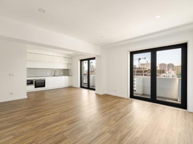 2 Bedroom Apartment with a view, Entrecampos, Lisboa