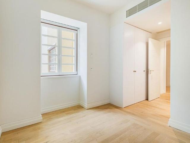 2 Bedroom Apartment with a view, Parque Eduardo VII, Lisboa