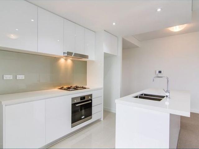 2 bedroom apartment with a specious study room featuring resident swimming pool and gym close to Station