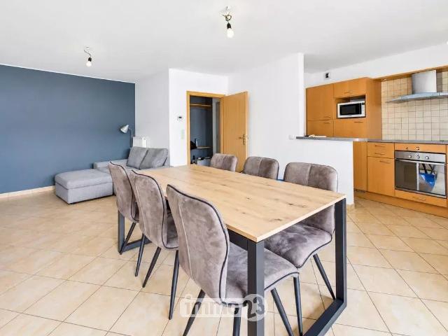 2 bedroom apartment with balcony and garage