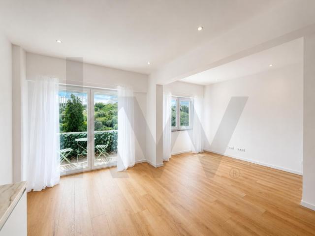 2 bedroom apartment with balcony and unobstructed views in the center of Lisbon