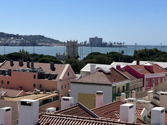 2 Bedroom Apartment with Balcony & Garage | Magnificent River Views | Belém Cultural Centre