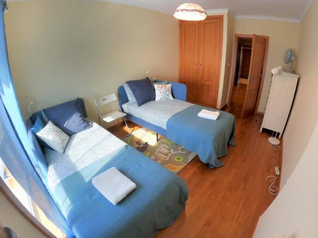 2 bedroom apartment with balcony in Algés, Lisbon