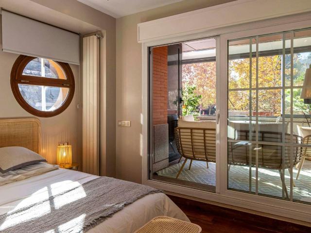2 Bedroom Apartment with Balcony in Justicia, Madrid Amsterdam Apartments for Rent