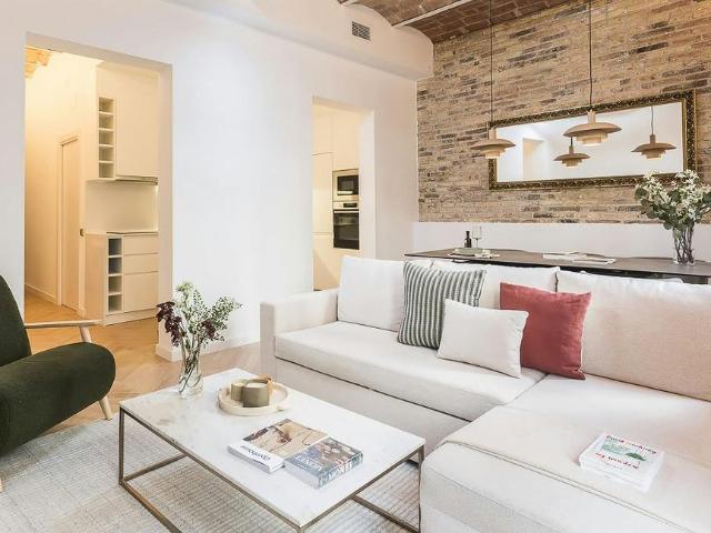 2 Bedroom Apartment with Balcony in Sant Antoni, Barcelona Amsterdam Apartments for Rent