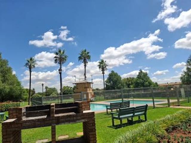 2 bedroom apartment with balcony on.