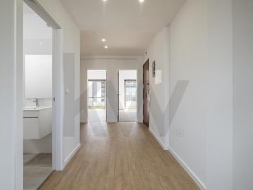 2 bedrooms with balcony on Avenida Almirante Reis