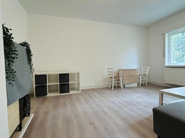 2 bedroom apartment with big balcony and a lot of sunlight * Freshly renovated, Berlin Amsterdam Apartments for Rent