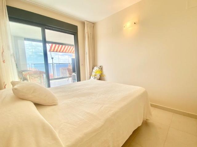 2 BEDROOM APARTMENT WITH GARAGE AND SPORTS FACILITIES IN BENIDORM