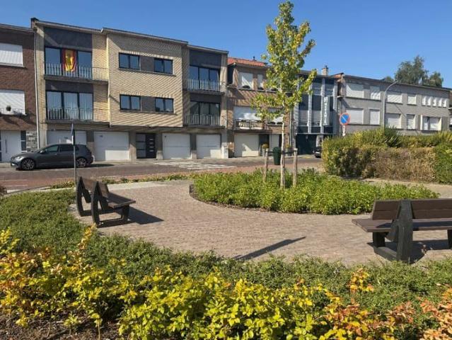 2 bedroom apartment with garage, close to Merchtem train st