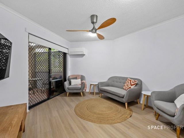 2 Bedroom Apartment with Exclusive Courtyard