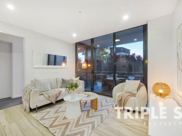 2 Bedroom Apartment with Large Courtyard & Garden Access