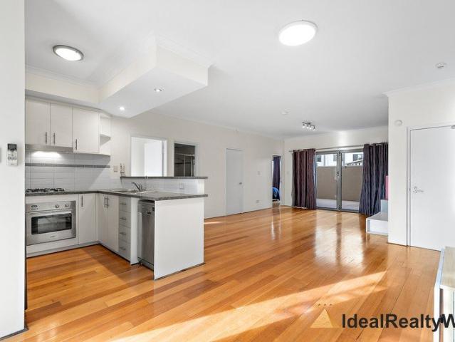 2 Bedroom apartment with large double balconies
