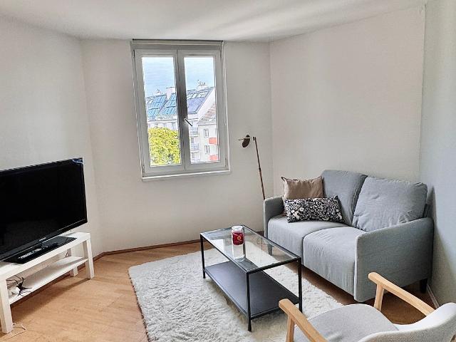 2 Bedroom Apartment with Lift in Leopoldstadt