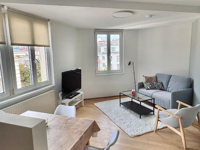 2 Bedroom Apartment with Lift in Leopoldstadt, Vienna Amsterdam Apartments for Rent